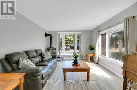 8930 Lynwood Park Private Ottawa ON K0A 1V0
