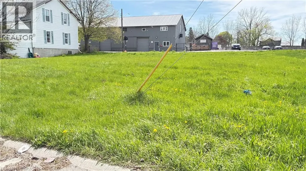 6 Brydges Street Paris ON N3L 1R4