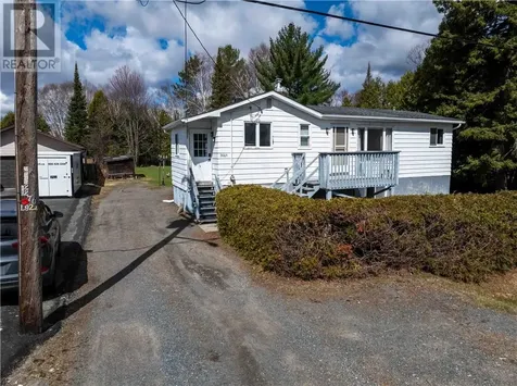 3065 Elm Val Caron ON P3N 1E8