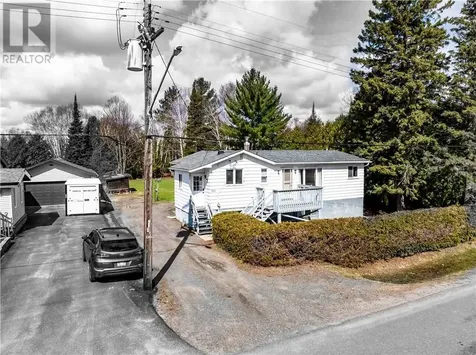 3065 Elm Val Caron ON P3N 1E8