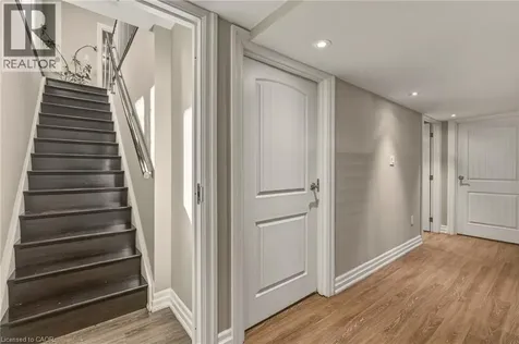 497 Elizabeth Street Burlington ON L7R 2M4