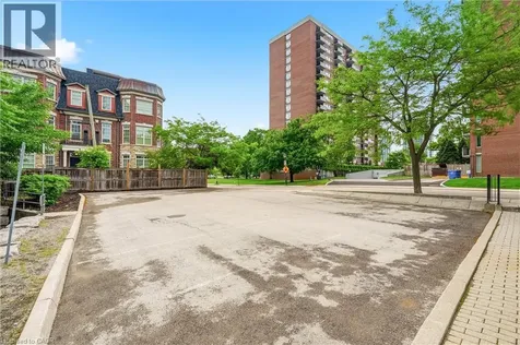 497 Elizabeth Street Burlington ON L7R 2M4
