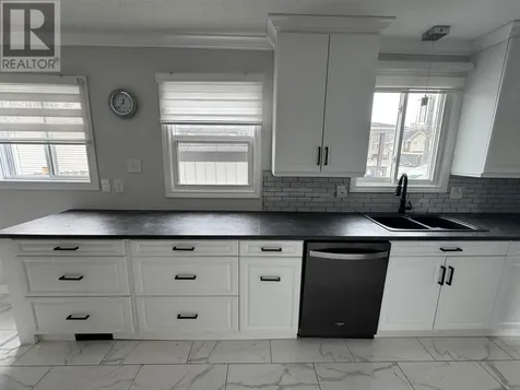 5 Mclaren Crescent Elliot Lake ON P5A 3M6