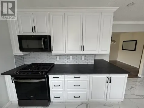 5 Mclaren Crescent Elliot Lake ON P5A 3M6