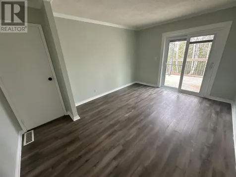 5 Mclaren Crescent Elliot Lake ON P5A 3M6