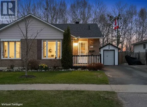 5 Mclaren Crescent Elliot Lake ON P5A 3M6
