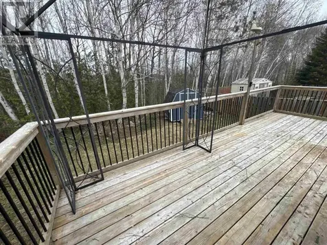 5 Mclaren Crescent Elliot Lake ON P5A 3M6