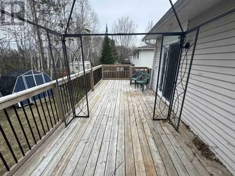 5 Mclaren Crescent Elliot Lake ON P5A 3M6