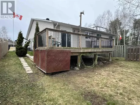 5 Mclaren Crescent Elliot Lake ON P5A 3M6