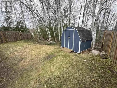 5 Mclaren Crescent Elliot Lake ON P5A 3M6