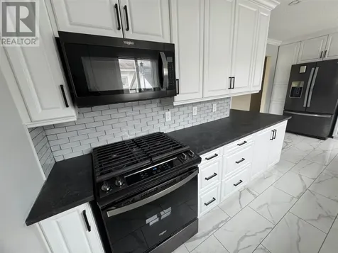 5 Mclaren Crescent Elliot Lake ON P5A 3M6