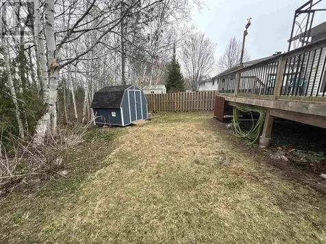 5 Mclaren Crescent Elliot Lake ON P5A 3M6