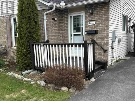 5 Mclaren Crescent Elliot Lake ON P5A 3M6