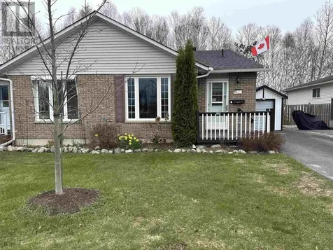 5 Mclaren Crescent Elliot Lake ON P5A 3M6