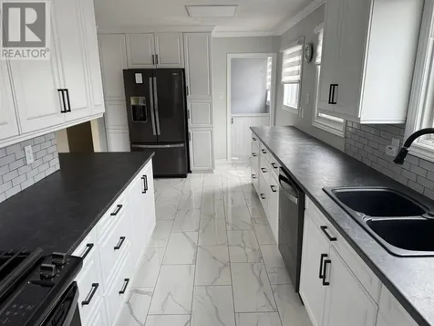 5 Mclaren Crescent Elliot Lake ON P5A 3M6