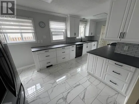 5 Mclaren Crescent Elliot Lake ON P5A 3M6
