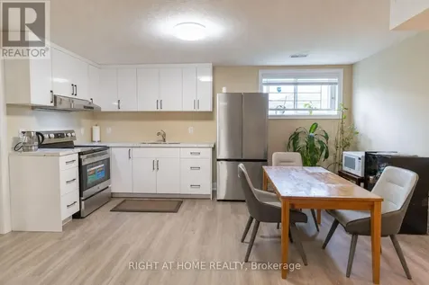 779 Snowberry Court Waterloo ON N2V 0E7
