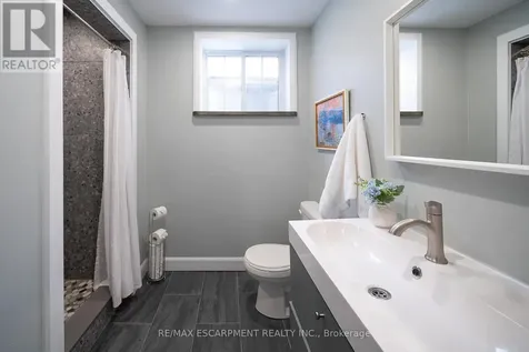 48 Lincoln Avenue Brantford ON N3T 4S7