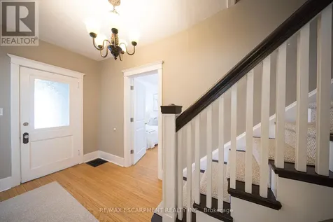 48 Lincoln Avenue Brantford ON N3T 4S7