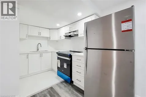 18 Puritan Court Hamilton ON L8E 4L1