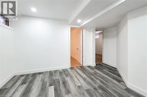 18 Puritan Court Hamilton ON L8E 4L1