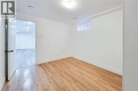 18 Puritan Court Hamilton ON L8E 4L1