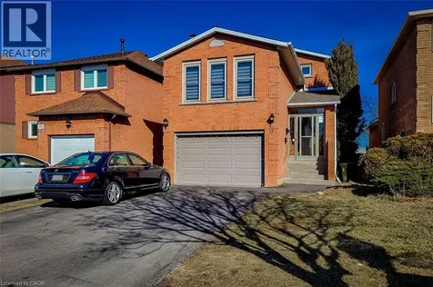 18 Puritan Court Hamilton ON L8E 4L1