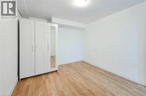 18 Puritan Court Hamilton ON L8E 4L1