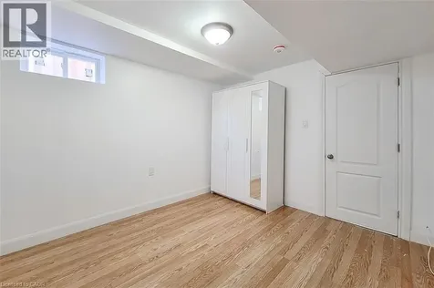 18 Puritan Court Hamilton ON L8E 4L1