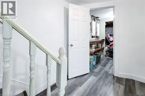 18 Puritan Court Hamilton ON L8E 4L1