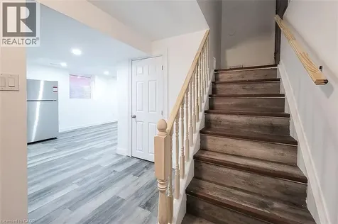 18 Puritan Court Hamilton ON L8E 4L1