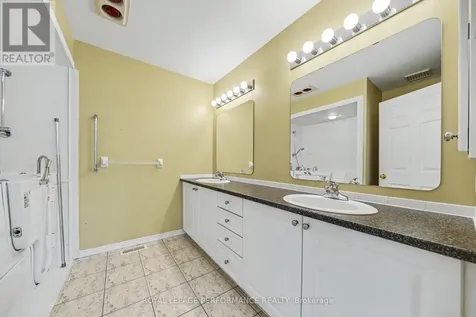 19 Settlers Ridge Way Ottawa ON K2J 4V3