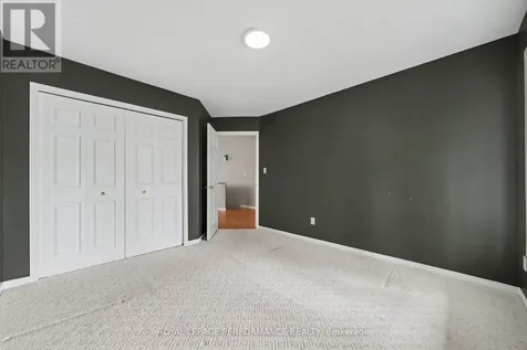19 Settlers Ridge Way Ottawa ON K2J 4V3