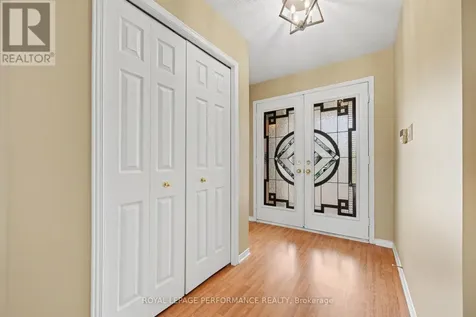 19 Settlers Ridge Way Ottawa ON K2J 4V3