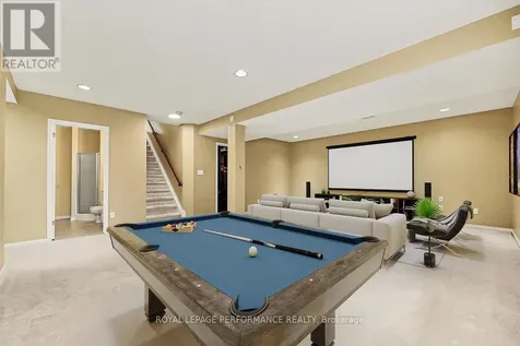 19 Settlers Ridge Way Ottawa ON K2J 4V3