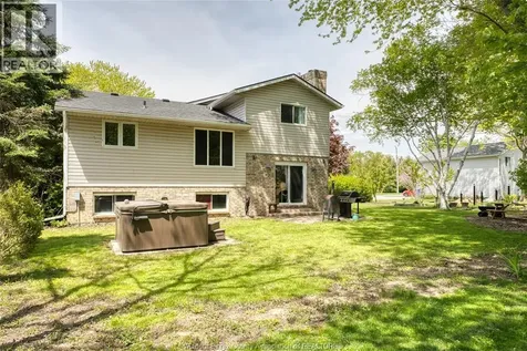 888 Bayview Kingsville ON N9Y 2M3