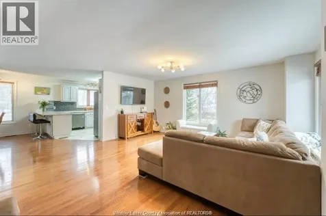 888 Bayview Kingsville ON N9Y 2M3