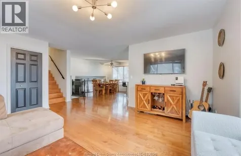 888 Bayview Kingsville ON N9Y 2M3