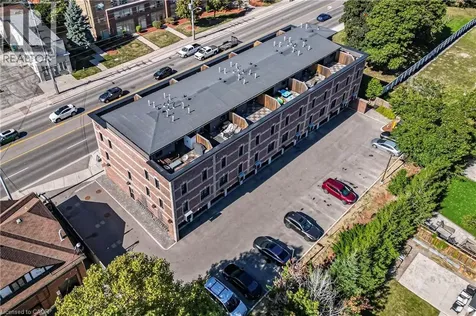 760 Lakeshore Road East Mississauga ON L5E 1C7
