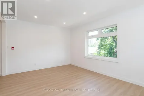 127 Victoria Avenue South Hamilton (stinson) ON L8N 2S9