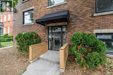 127 Victoria Avenue South Hamilton (stinson) ON L8N 2S9