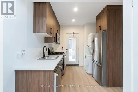 127 Victoria Avenue South Hamilton (stinson) ON L8N 2S9