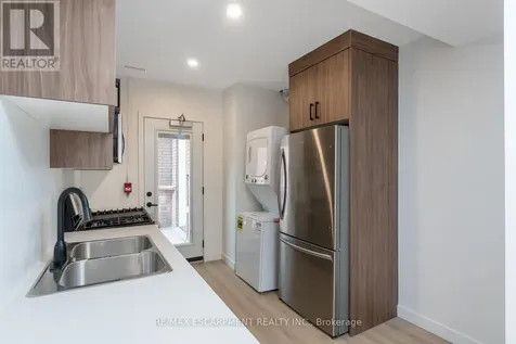 127 Victoria Avenue South Hamilton (stinson) ON L8N 2S9