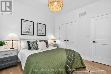 15 Pinecone Avenue Tiny ON L9M 0J2