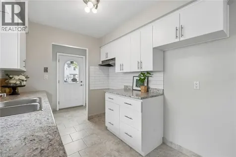 31 Mayfair Drive Welland ON L3C 7A2