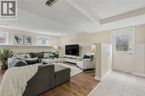 31 Mayfair Drive Welland ON L3C 7A2