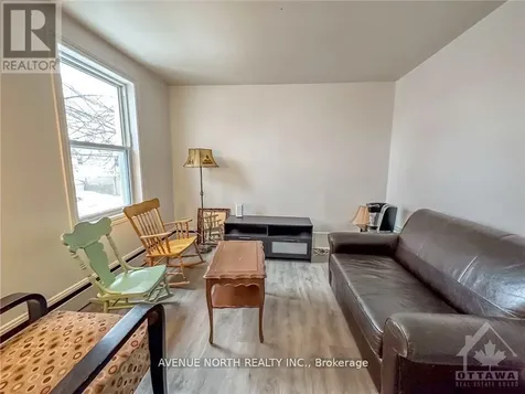 216 Hannah Street Ottawa ON K1L 7M8