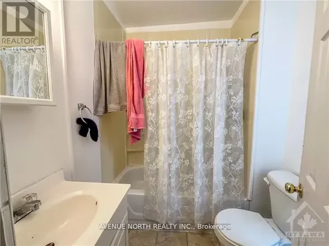 216 Hannah Street Ottawa ON K1L 7M8