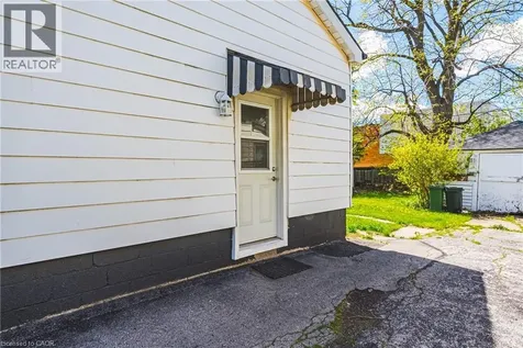 242 East 43rd Street Hamilton ON L8T 3C5