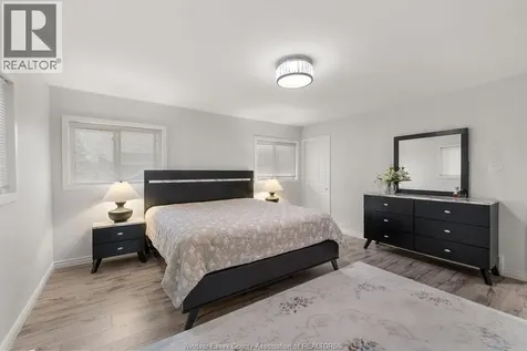 1463 Westcott Windsor ON N8Y 4C3